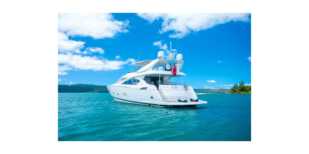 Charter Sunseeker In Hamilton Island Whitsundays Qld