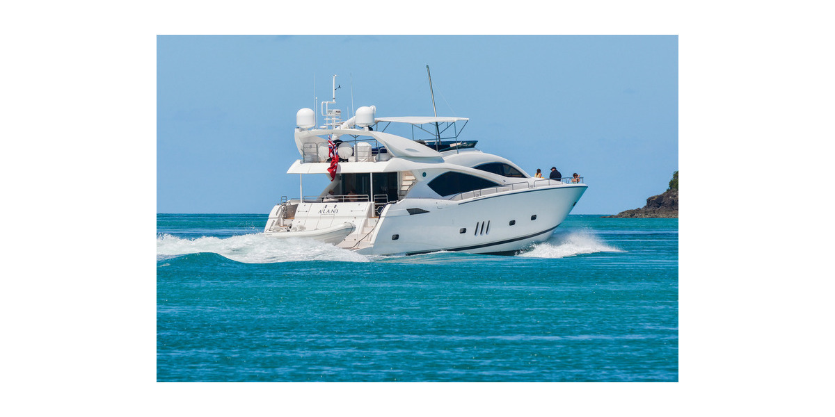 Charter Sunseeker In Hamilton Island Whitsundays Qld