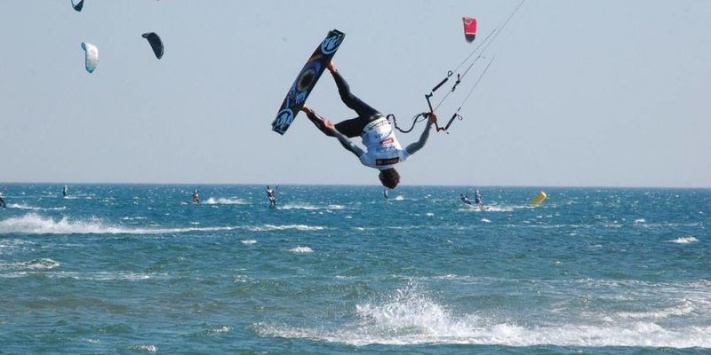 Md 800 kite surfing 1200x675 q70