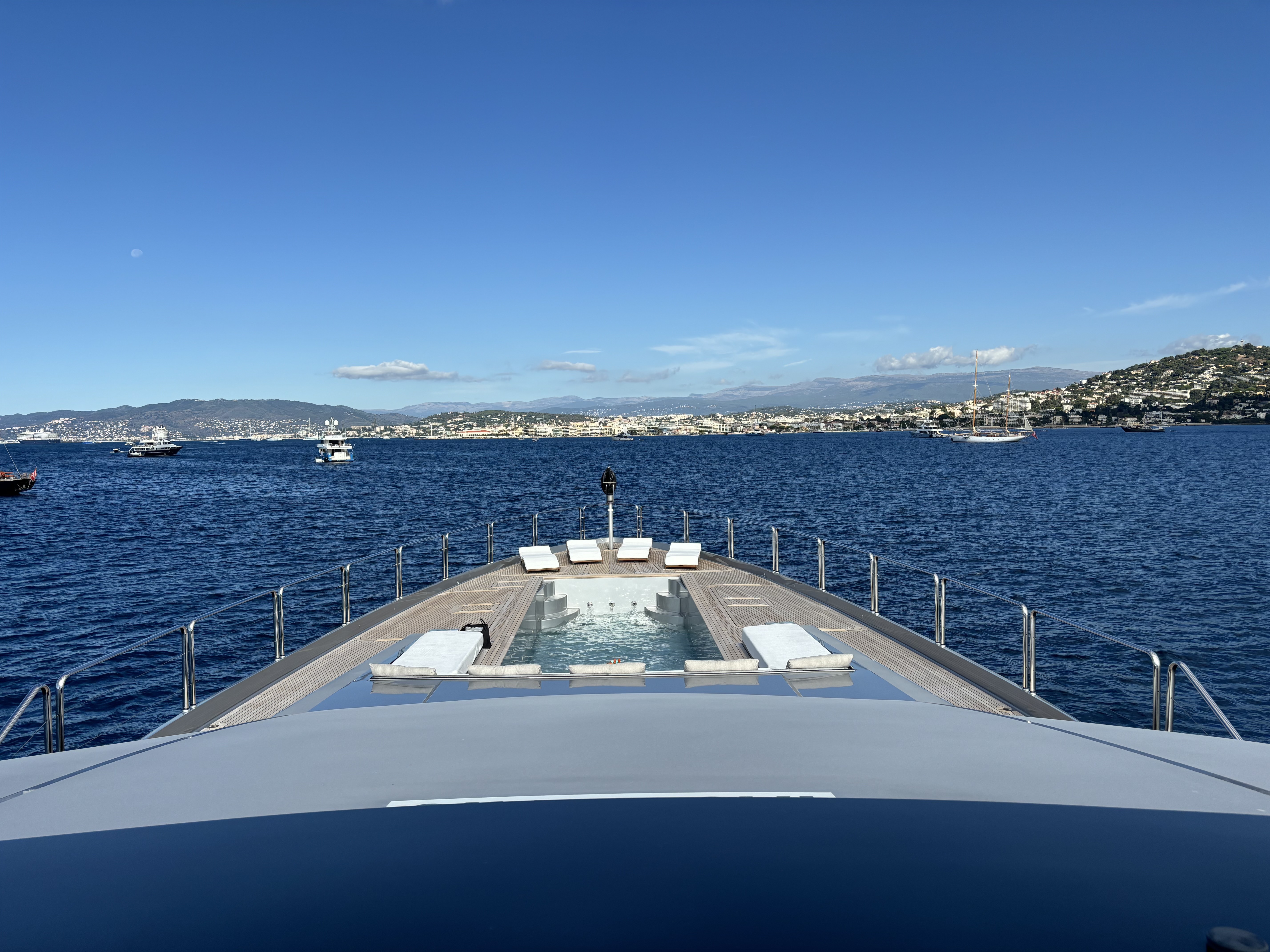 Superyacht Charter DB9