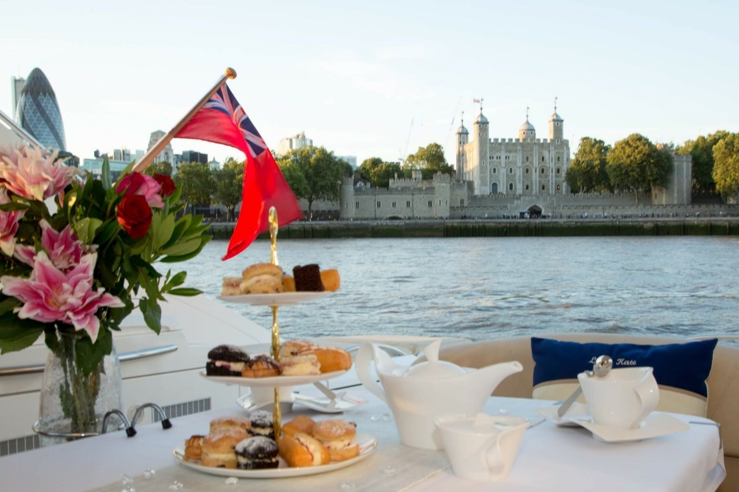 Luxury yacht charter in London with BoatAffair